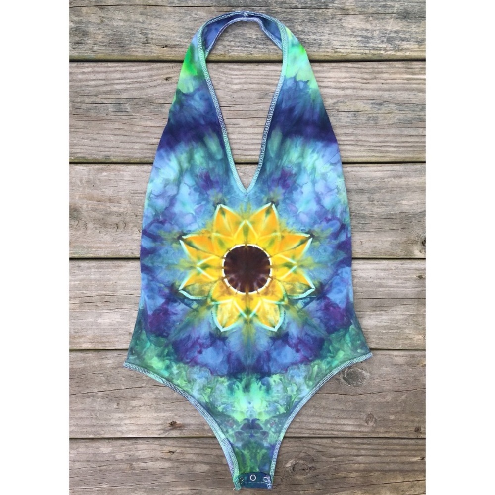 Sunflower tie dye bodysuit size L
